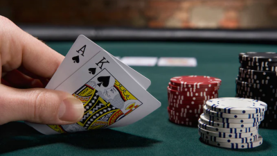 Poker là gì? - Tìm hiểu cách chơi game bài và Slot Machine